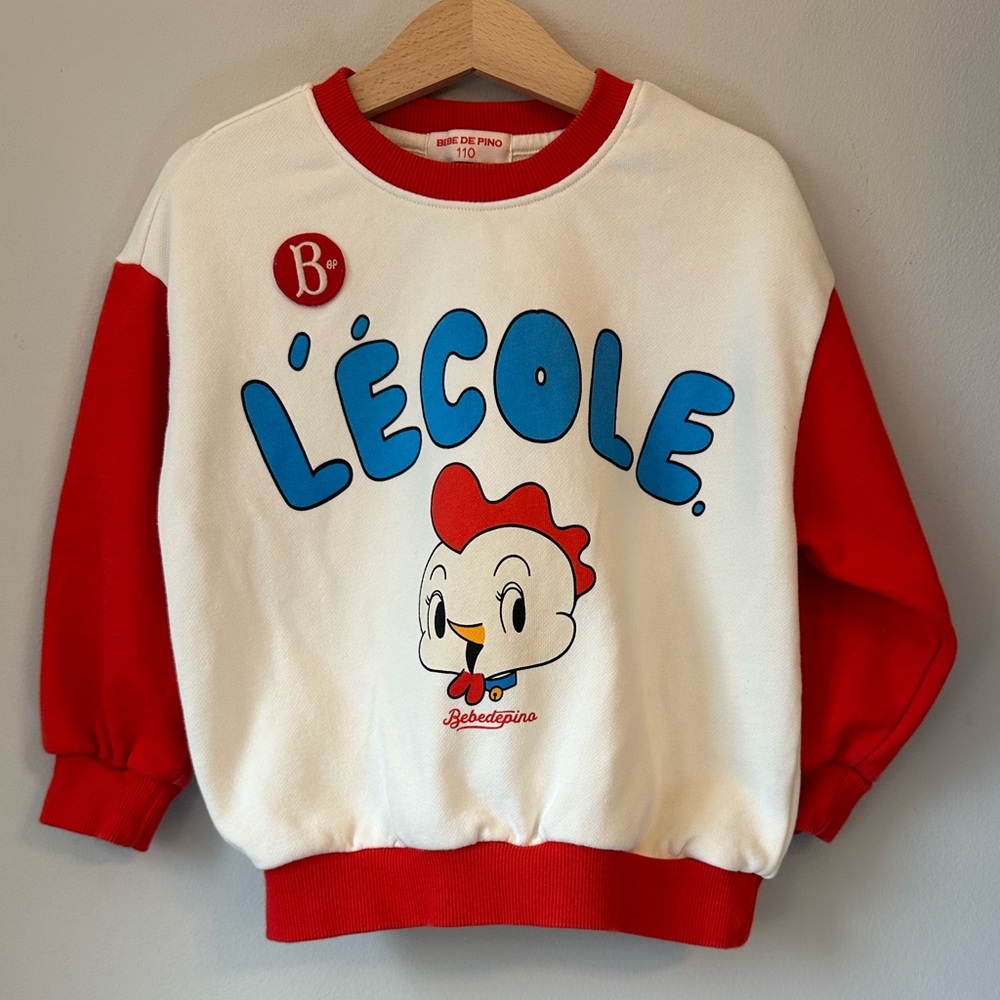 Bebe de Pino L'ÉCOLE White + Red Chicken French Terry Sweatshirt Size 4T (110)